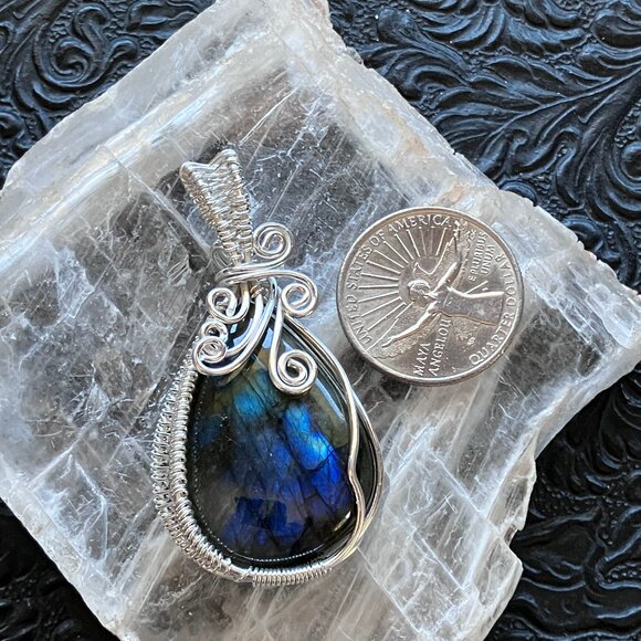 Wire Wrapped Labradorite Pendant Stone Crystal Jewelry - Picture 6 of 7